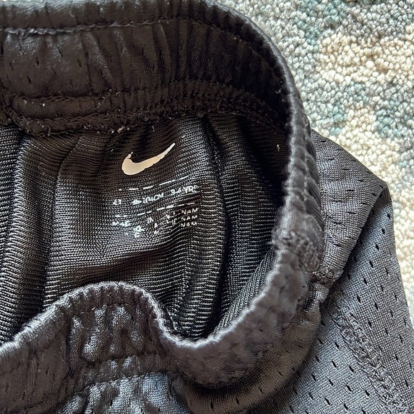 TODDLER Nike shorts size 3-4 yrs - Picture 3 of 3